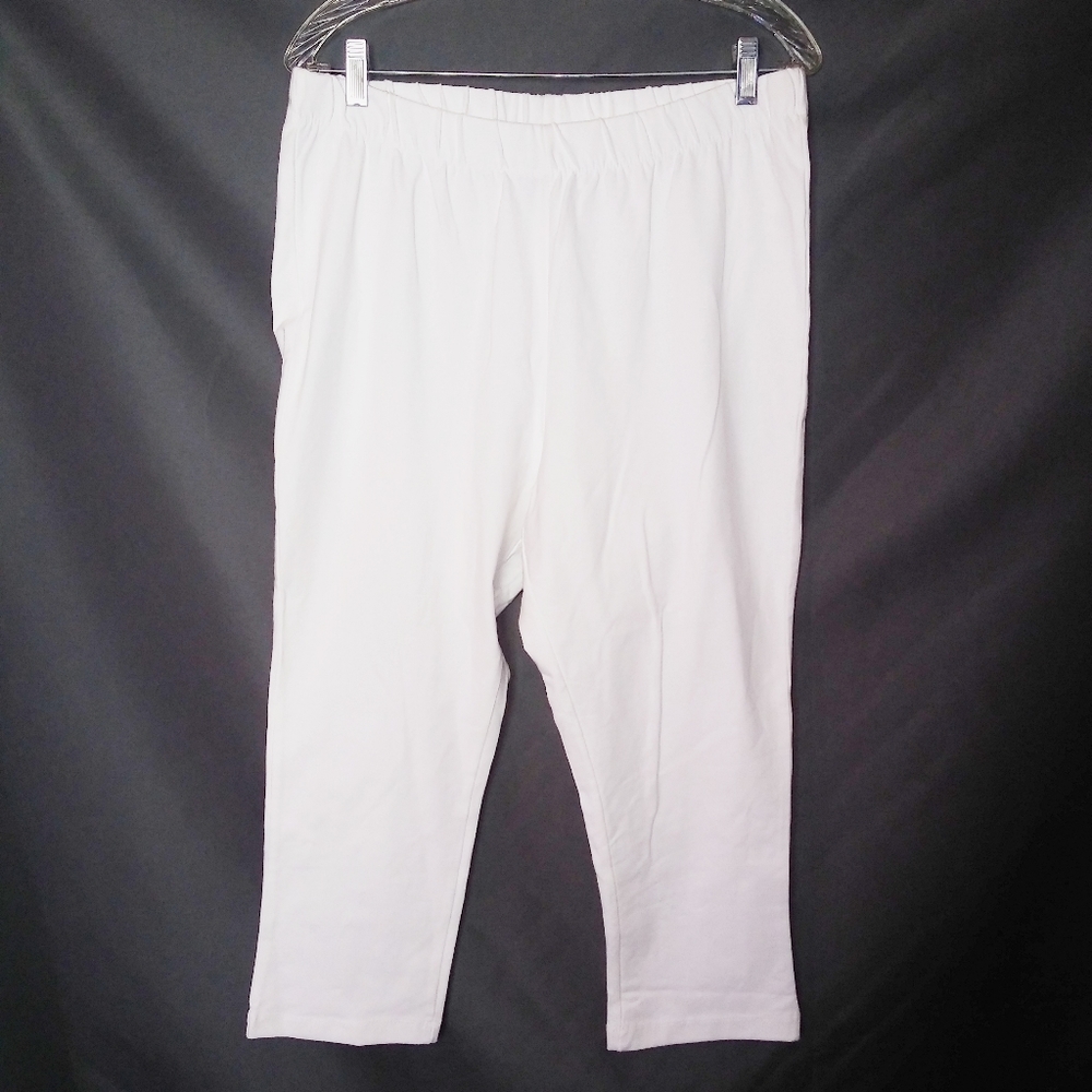 Roaman's size 18/20 white capri pants